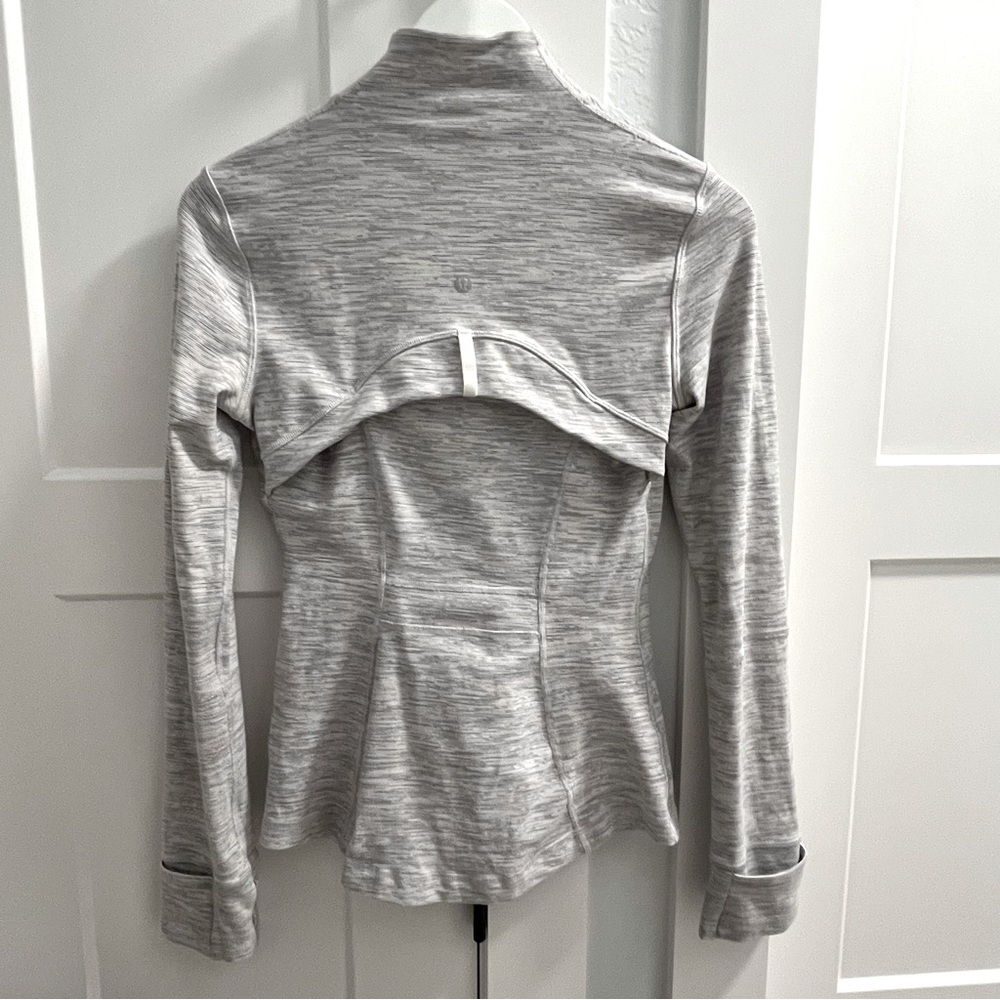 EUC lululemon Define Jacket size 6 in Luon. Space Nimbus color